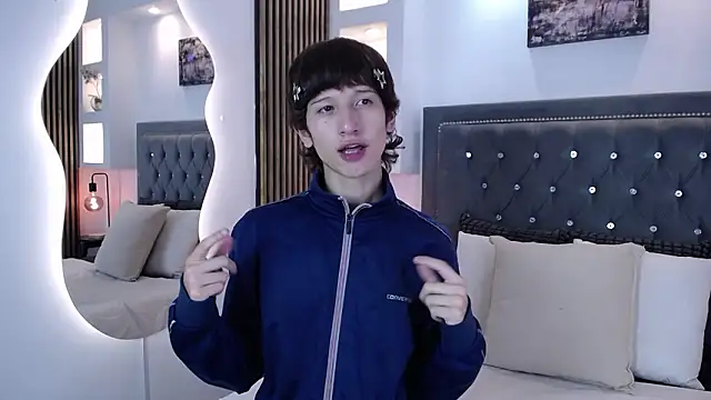 Snapshot of Emo_Boy_ chatting on March 17, 2026, 8:12 pm Emo Boy online show from March 17, 2026, 8:12 pm