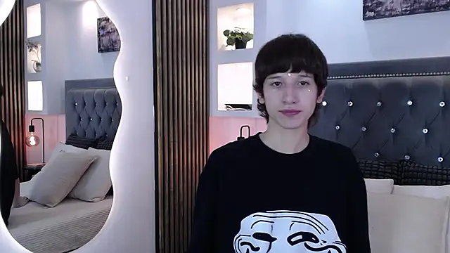 Snapshot of Emo_Boy_ chatting on April 14, 2026, 8:25 pm Emo Boy online show from April 14, 2026, 8:25 pm