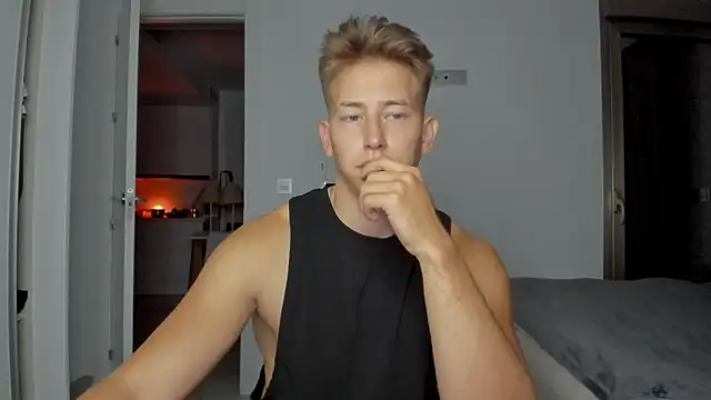 Snapshot of find0m_master chatting on December 16, 2025, 10:14 pm find0m master online show from December 16, 2025, 10:14 pm