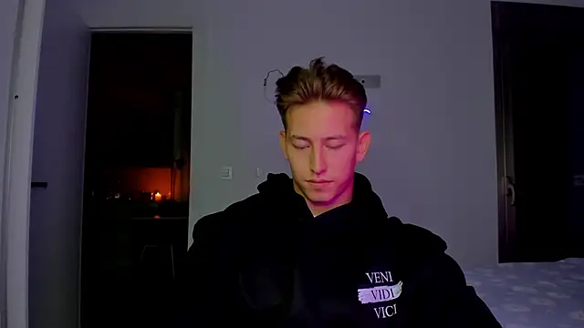 Snapshot of find0m_master chatting on January 6, 2026, 9:41 pm find0m master online show from January 6, 2026, 9:41 pm