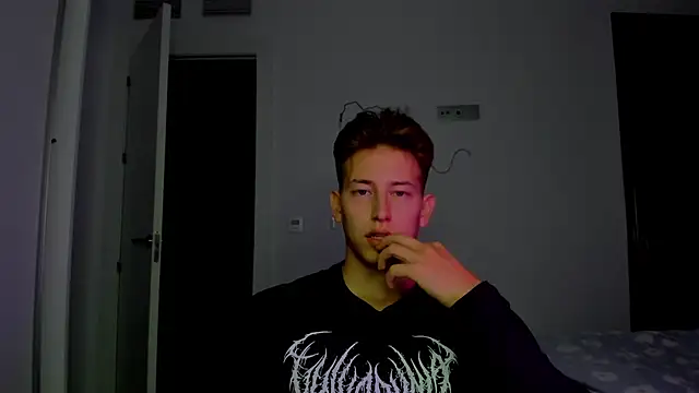 Snapshot of find0m_master chatting on January 8, 2026, 12:27 am find0m master online show from January 8, 2026, 12:27 am