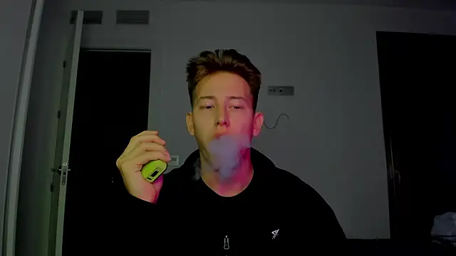 Snapshot of find0m_master chatting on January 13, 2026, 4:44 pm find0m master online show from January 13, 2026, 4:44 pm