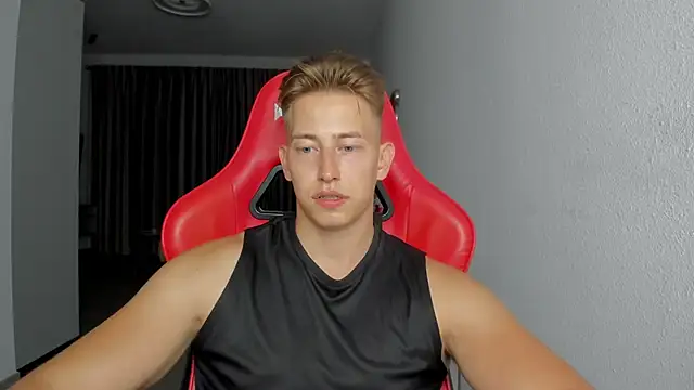 Snapshot of find0m_master chatting on October 30, 2025, 9:11 pm find0m master online show from October 30, 2025, 9:11 pm