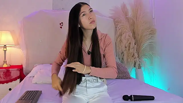 Sara Collinss  online show from February 27, 2026, 11:32 am