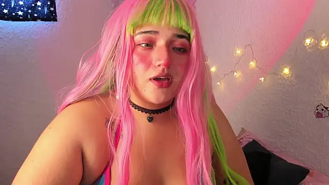 Snapshot of Emilycollei chatting on October 9, 2025, 3:45 pm Emilycollei online show from October 9, 2025, 3:45 pm