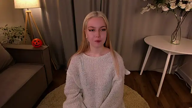 TinaStevenson online show from October 29, 2025, 9:36 pm