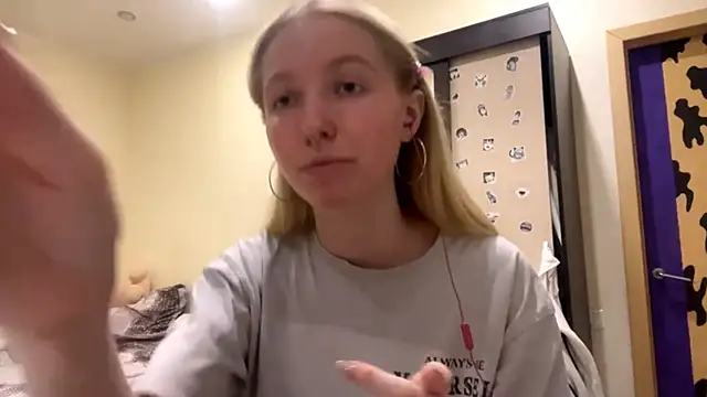 Olivia Somevel online show from October 16, 2025, 2:03 pm