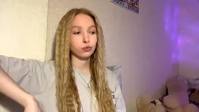 Olivia Somevel online show from October 15, 2025, 3:09 pm