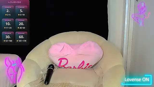 Horny beautyyy online show from May 8, 2026, 7:39 pm