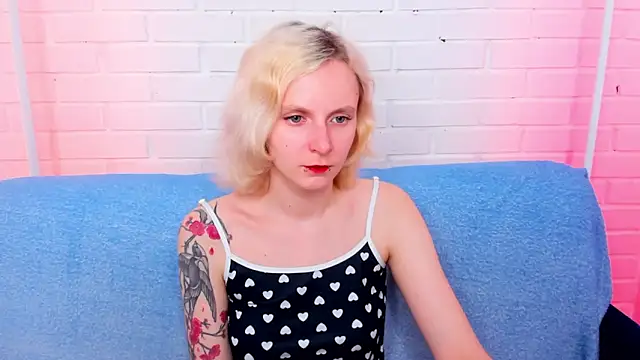 LikiLips online show from March 26, 2026, 1:04 am