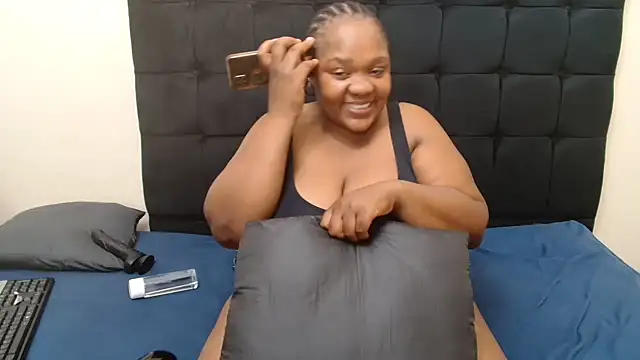 Snapshot of CaramelBootty chatting on February 12, 2026, 4:51 pm CaramelBootty online show from February 12, 2026, 4:51 pm