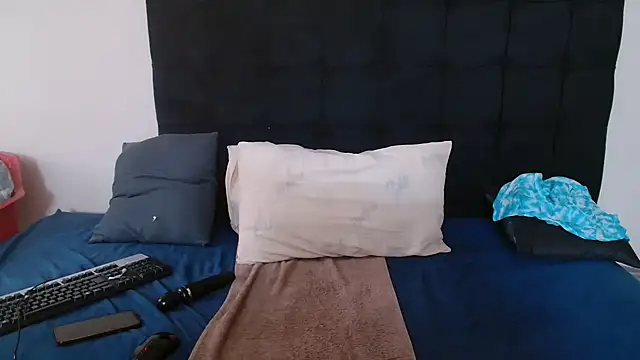 Snapshot of CaramelBootty chatting on February 10, 2026, 4:11 am CaramelBootty online show from February 10, 2026, 4:11 am