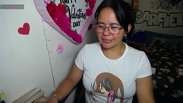 Miss  kendra  online show from June 17, 2026, 1:27 am