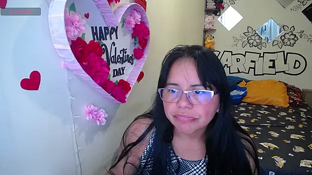 Miss  kendra  online show from May 19, 2026, 1:07 pm