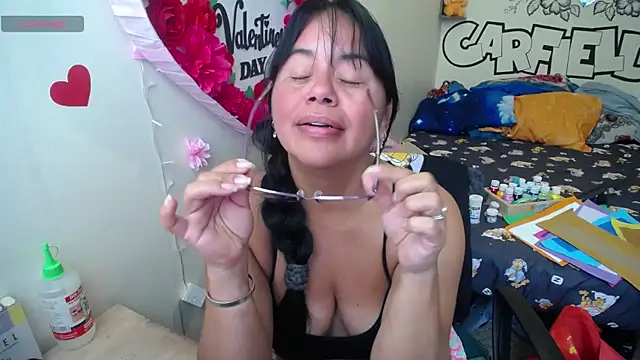 Miss  kendra  online show from June 3, 2026, 2:33 pm