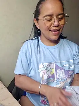 Miss  kendra  online show from November 9, 2025, 2:54 pm