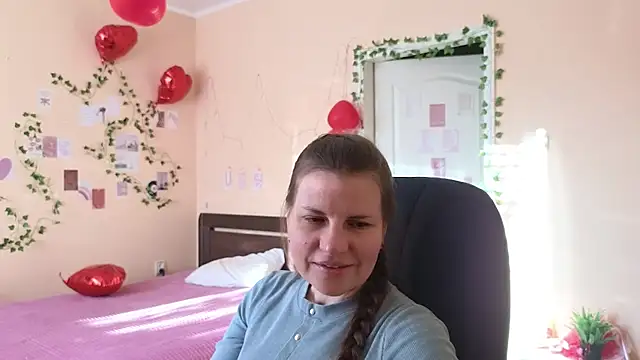 Mirabelle Velvet online show from March 9, 2026, 4:49 am