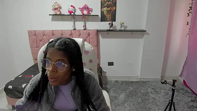 thianahorny online show from February 24, 2026, 1:01 pm