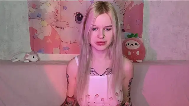 HoneyGold  online show from December 23, 2025, 4:01 am