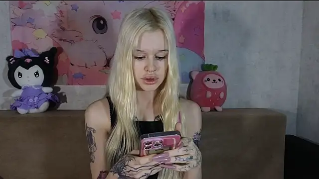 HoneyGold  online show from April 22, 2026, 3:35 am