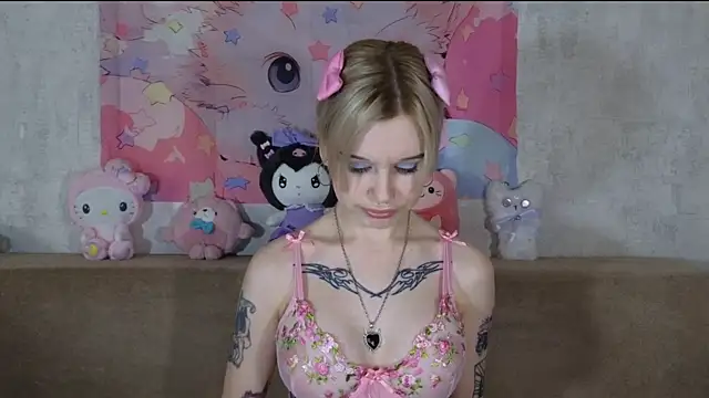 HoneyGold  online show from July 8, 2026, 4:46 am