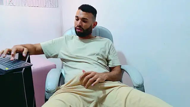 onlymen2025 online show from December 13, 2025, 8:04 pm