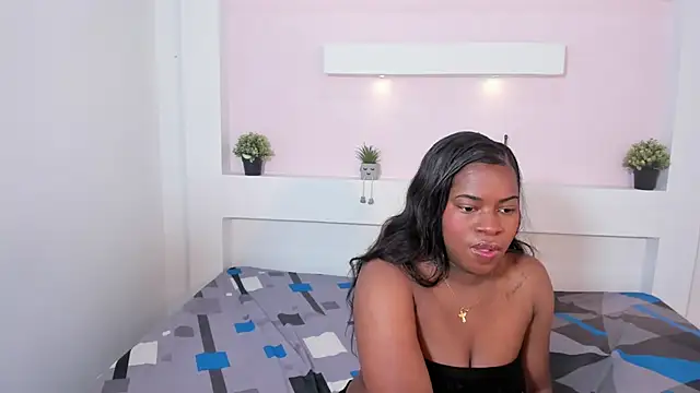 MiaFoxx7 online show from October 13, 2025, 7:37 pm