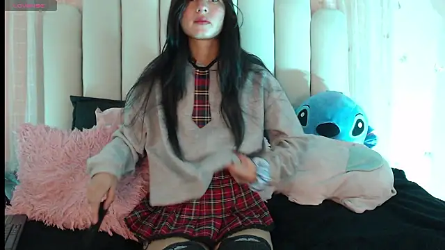 SweetRenata  online show from February 2, 2026, 1:21 pm