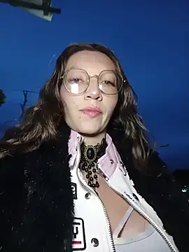 Lucy colee online show from April 5, 2026, 11:22 pm