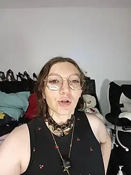 Lucy colee online show from March 8, 2026, 3:37 pm