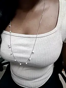 Tamilmallu-duskygirl03 online show from March 5, 2026, 1:40 pm