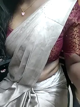 Snapshot of Tamilmallu-duskygirl03 chatting on May 28, 2026, 5:59 am Tamilmallu-duskygirl03 online show from May 28, 2026, 5:59 am
