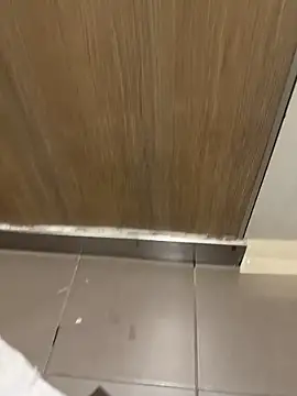 phodamtoilet online show from October 8, 2025, 8:27 am