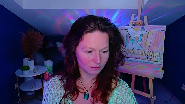 AuroraBorealis   online show from October 10, 2025, 7:42 am