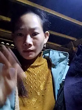 gio-thu online show from November 4, 2025, 2:15 am