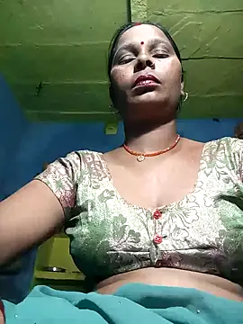 Snapshot of Rt_shreya chatting on October 18, 2025, 6:21 pm Rt shreya online show from October 18, 2025, 6:21 pm