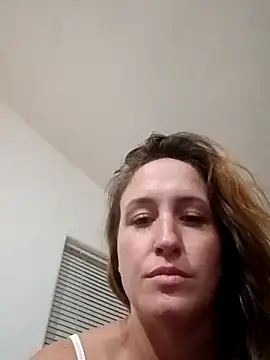 EmAlexander1728 online show from October 8, 2025, 9:22 am