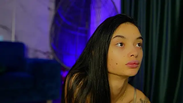 RachelRavee online show from October 11, 2025, 4:02 am