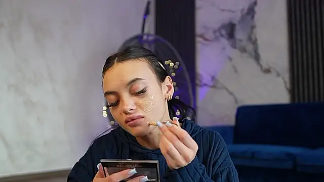 RachelRavee online show from March 16, 2026, 5:15 am