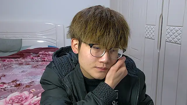 KK-cuteboy online show from February 5, 2026, 3:46 am