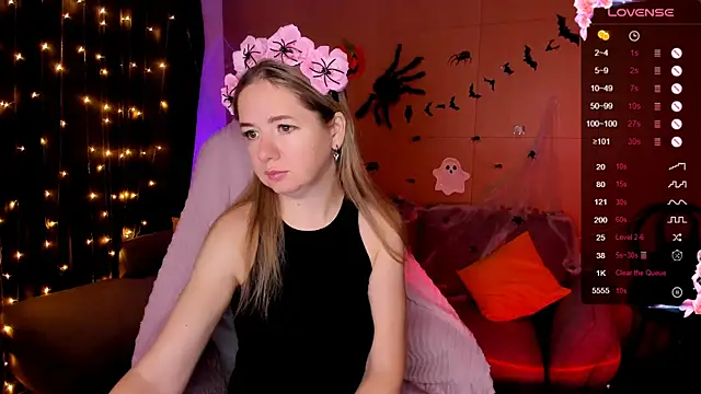 Evaa Braunn online show from October 28, 2025, 2:12 am