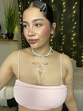LoraShines online show from July 6, 2026, 5:48 pm