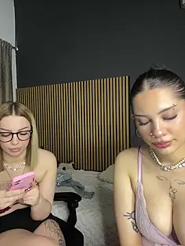LoraShines online show from May 27, 2026, 11:28 am