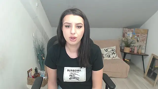 BettyJamess online show from December 14, 2025, 9:15 am