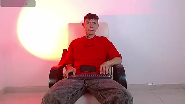 Snapshot of hot_teo_ chatting on April 16, 2026, 12:33 am hot teo online show from April 16, 2026, 12:33 am