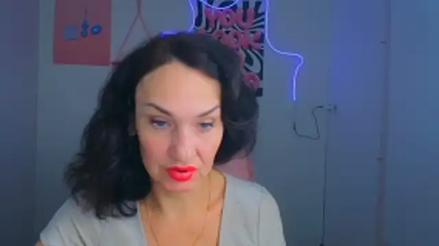 Rosie Rosee online show from April 6, 2026, 11:22 am