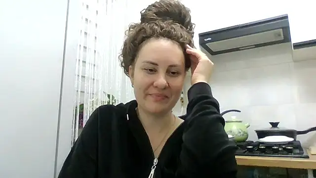 MeadowEyes online show from May 14, 2026, 9:01 pm
