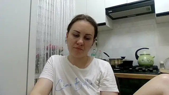 MeadowEyes online show from June 27, 2026, 9:21 pm