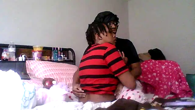 Snapshot of dezzidavill chatting on February 16, 2026, 4:38 pm dezzidavill online show from February 16, 2026, 4:38 pm