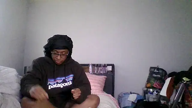 Snapshot of dezzidavill chatting on February 22, 2026, 4:19 pm dezzidavill online show from February 22, 2026, 4:19 pm